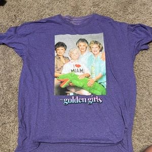 Golden girl’s oversized tshirt